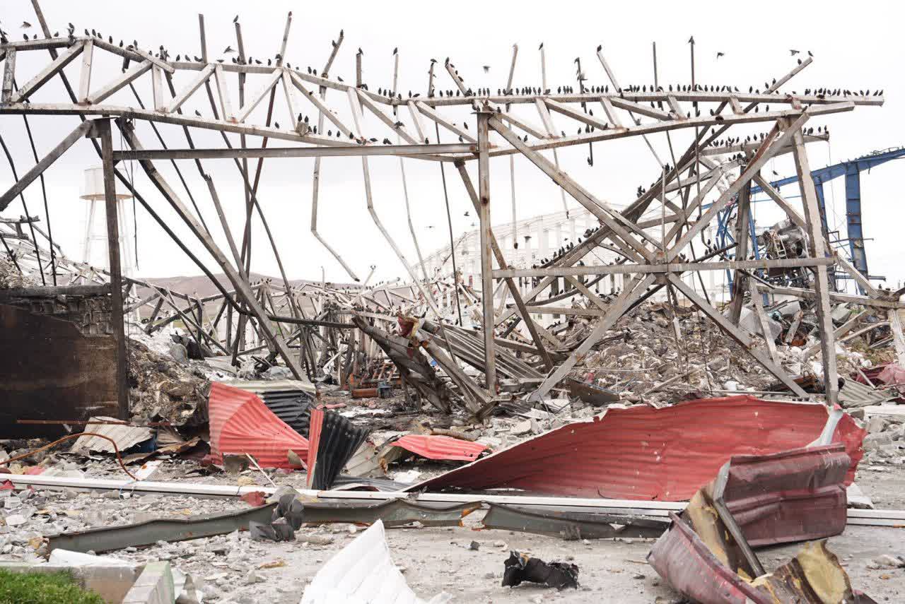 بازدید استاندار آذربایجان‌غربی از واحد تولیدی آسیب‌دیده از جنگ تحمیلی در شهرستان نقده + تصاویر
