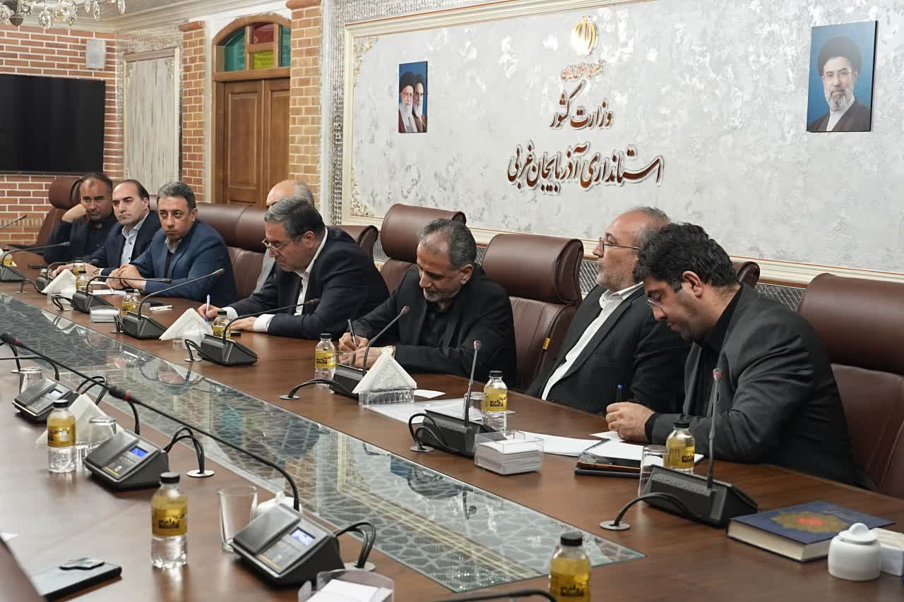 دیدار مدیرعامل شرکت انبارهای عمومی و خدمات گمرکی ایران با استاندار آذربایجانغربی + تصاویر