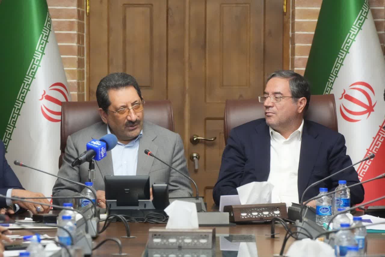 برگزاری نشست مشترک وزیر صمت و استاندار آذربایجانغربی با اعضای مجمع نمایندگان استان در مجلس + تصاویر