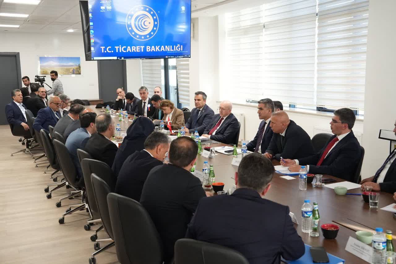 توافق راهبردی ایران و ترکیه برای تسهیل تجارت در مرز بازرگان + تصاویر