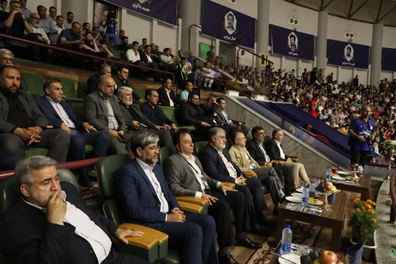 آلبوم تصویری / حضور استاندار آذربایجانغربی در ورزشگاه شش هزار نفری غدیر ارومیه