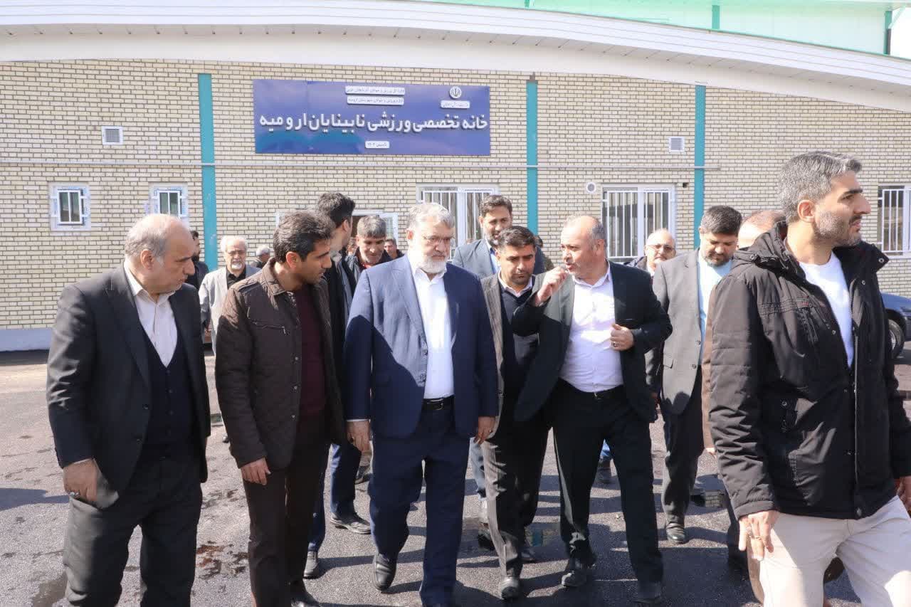 بازدید استاندار آذربایجانغربی از سالن های ورزشی نابینایان، ناشنوایان و جانبازان + تصاویر