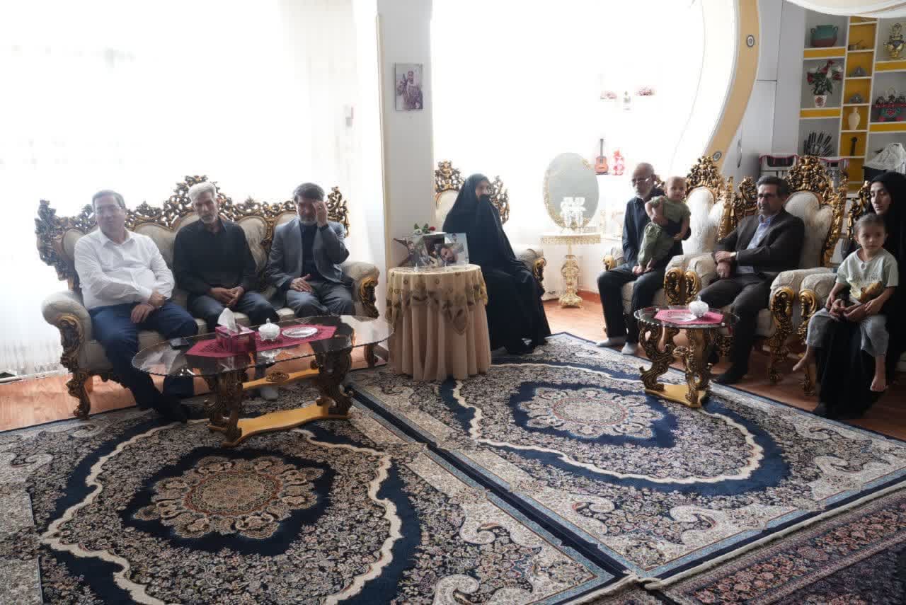 دیدار استاندار آذربایجانغربی با خانواده معزز شهید سجاد بختیاری + تصاویر