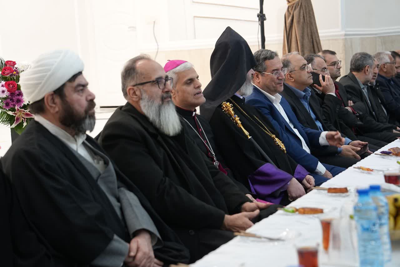 دیدار استاندار آذربایجان‌غربی با ارامنه شهرستان ارومیه + تصاویر