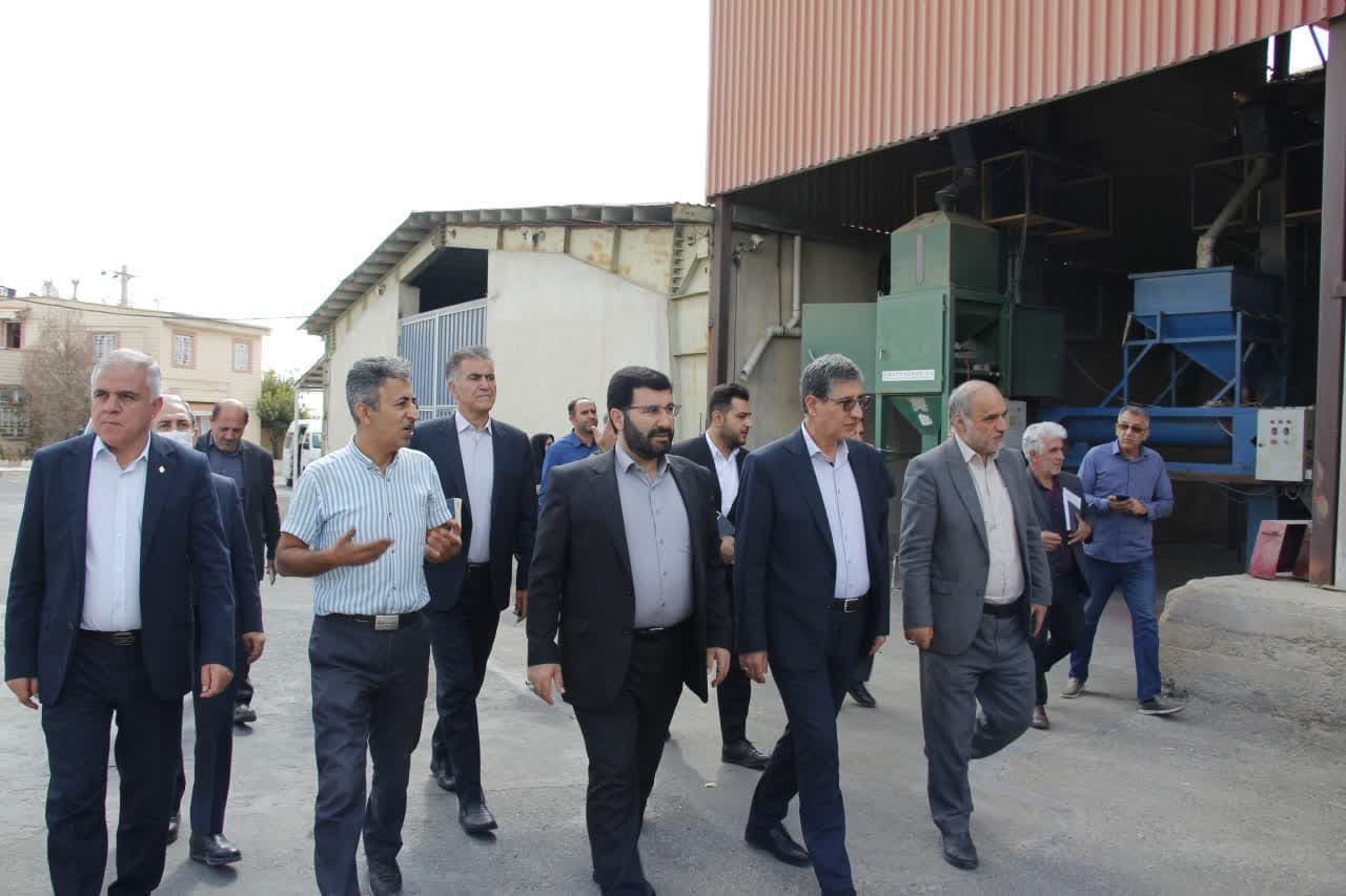 بازدید معاون هماهنگی امور اقتصادی استاندار آذربایجان غربی از دو شرکت تولیدی و صنعتی در ارومیه + تصاویر