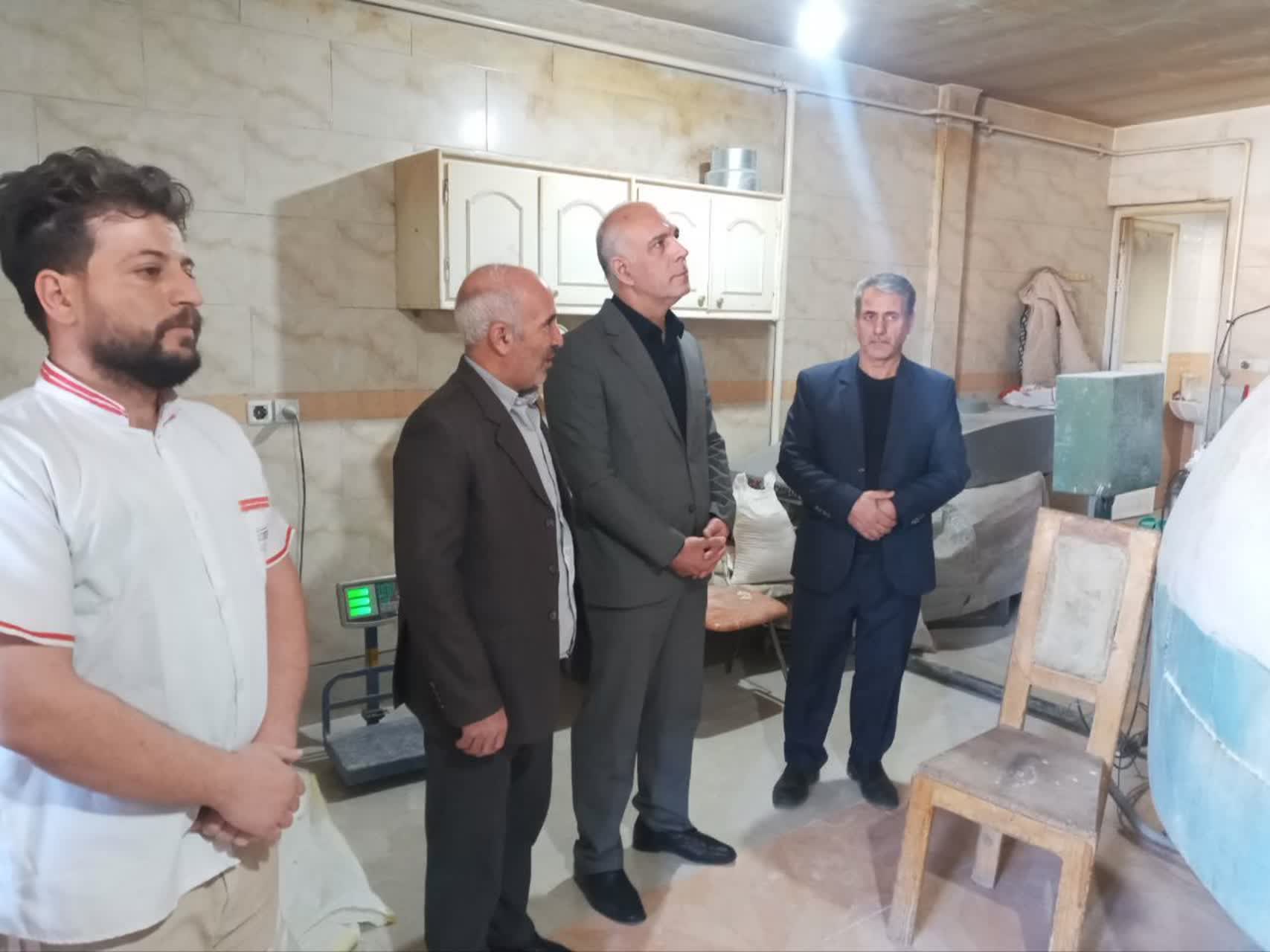 بازدید معاون استاندار آذربایجان‌غربی از نانوایی‌های ارومیه + تصاویر