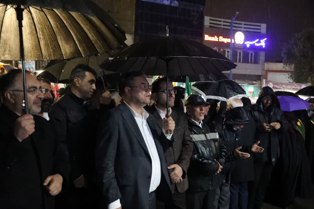 حضور استاندار آذربایجان‌غربی در میزهای خدمت شبانه ارومیه + تصاویر