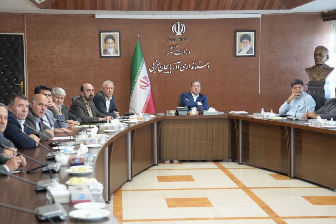 برگزاری جلسه کمیسیون ماده 5 آذربایجانغربی + تصاویر