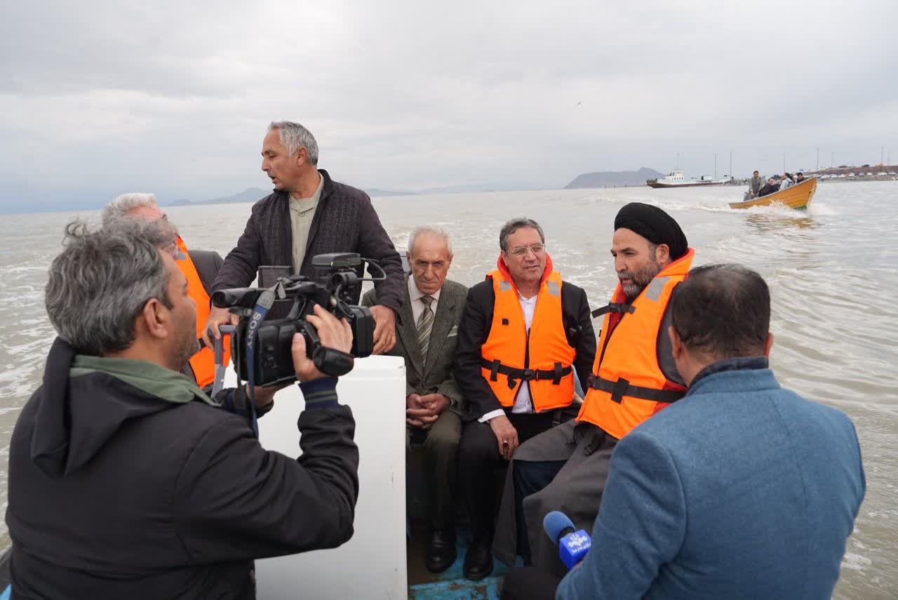 آلبوم تصویری / بازدید معاون رئیس‌جمهور و استاندار آذربایجان‌غربی از دریاچه ارومیه