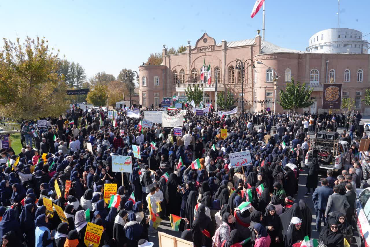 برگزاری راهپیمایی عظیم و باشکوه یومالله 13 آبان در ارومیه
