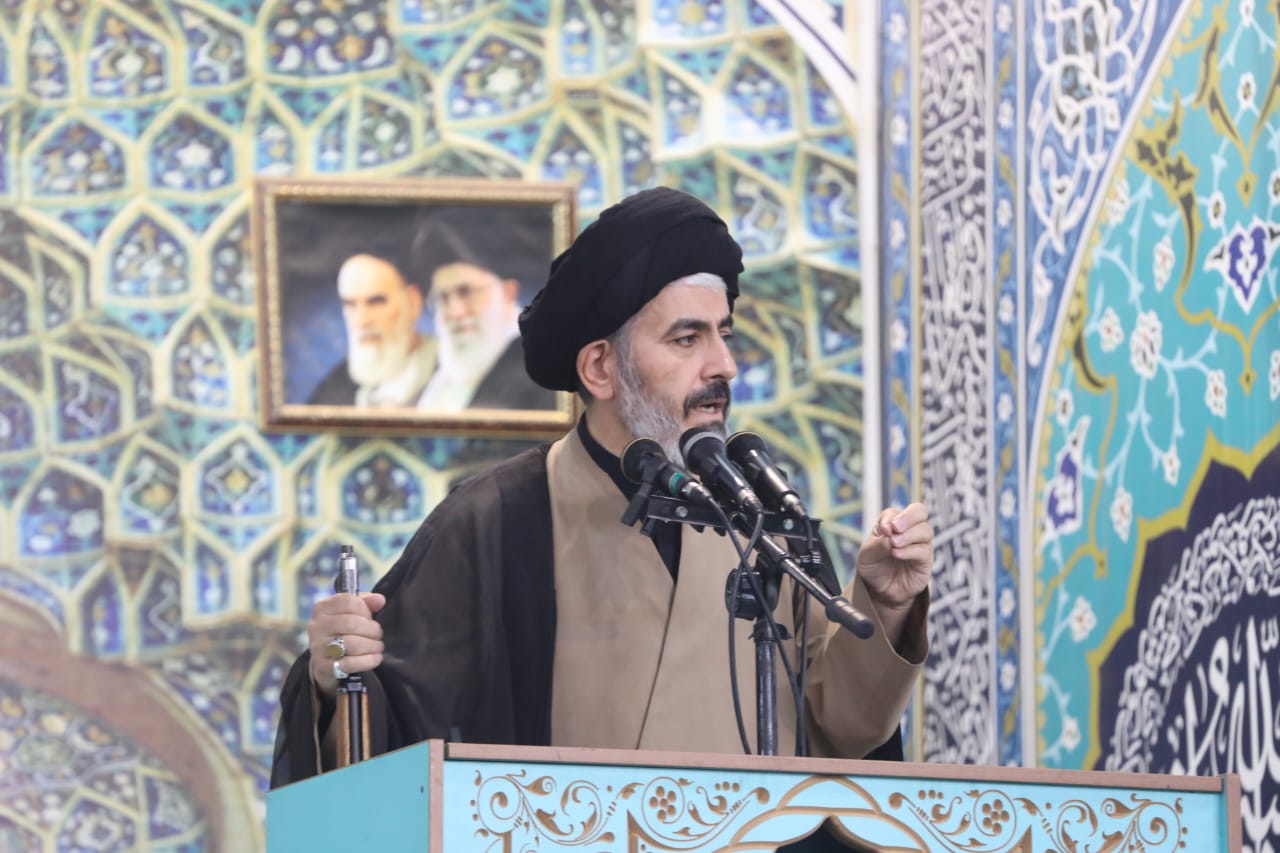 آلبوم تصویری / حضور وزیر اقتصاد و دارایی و استاندار آذربایجان غربی در نماز جمعه ارومیه
