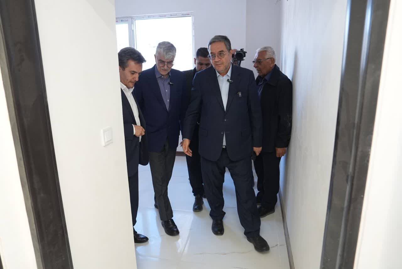بازدید استاندار آذربایجانغربی و رئیس بنیاد مسکن کشور از پروژه مسکن جانویسلو ارومیه + تصاویر