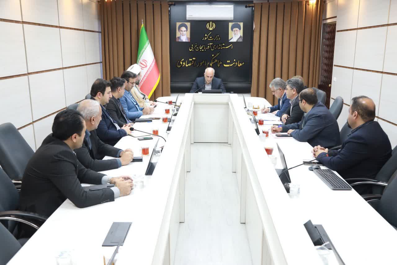 برگزاری جلسه بررسی مشکلات زمینهای اوقاف شهرستان تکاب + تصاویر