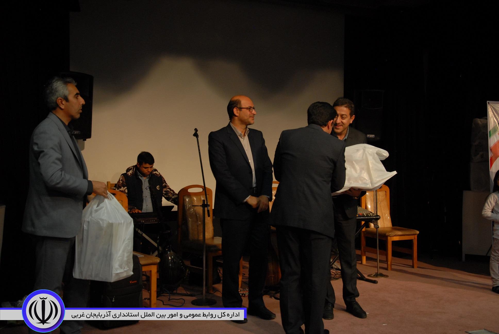 بازدید سرپرست معاونت هماهنگی امورعمرانی استاندارازروند بازسازی موزه طب ارومیه