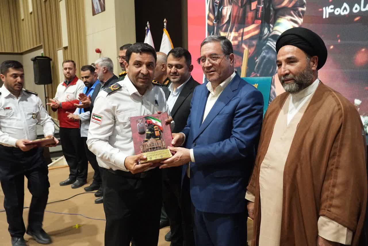 آتشنشانان ارومیه، قهرمانان بیادعای ایمنی و ایثار + تصاویر