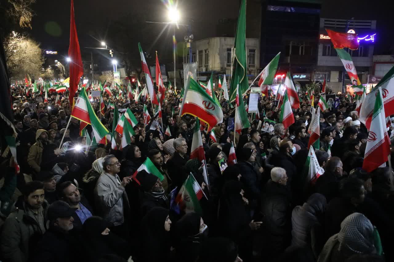 تداوم برگزاری تجمعات شبانه مردم و مسئولان در ارومیه + تصاویر