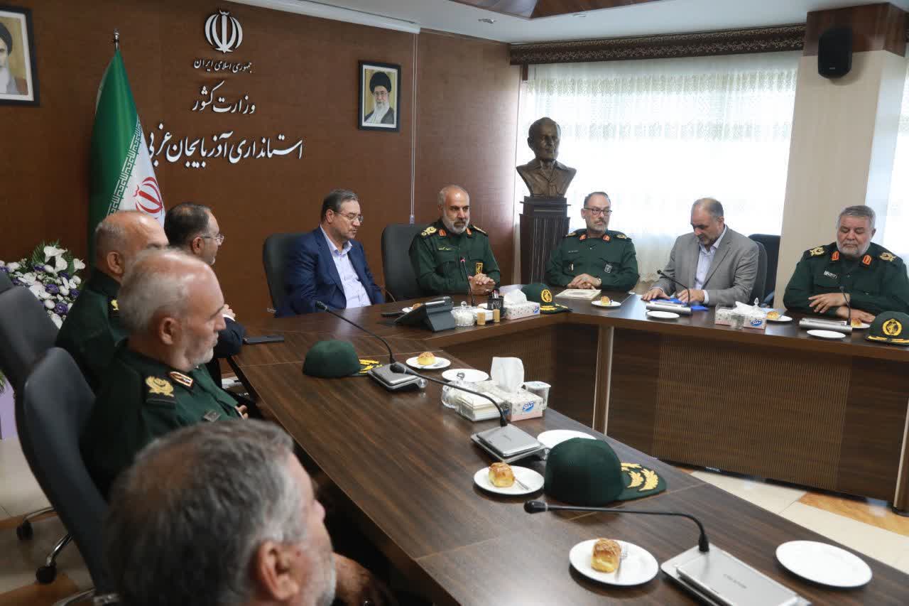 دیدار جمعی از فرماندهان سپاه با استاندار آذربایجانغربی + تصاویر