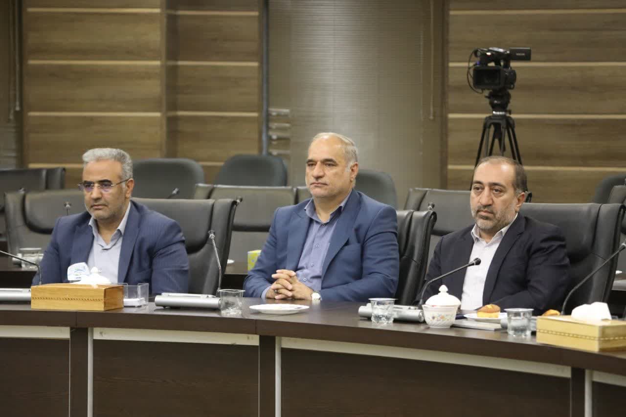 آلبوم تصویری / برگزاری آیین تجلیل از دست اندرکاران سومین اجلاس منطقهای وحدت اسلامی در ارومیه
