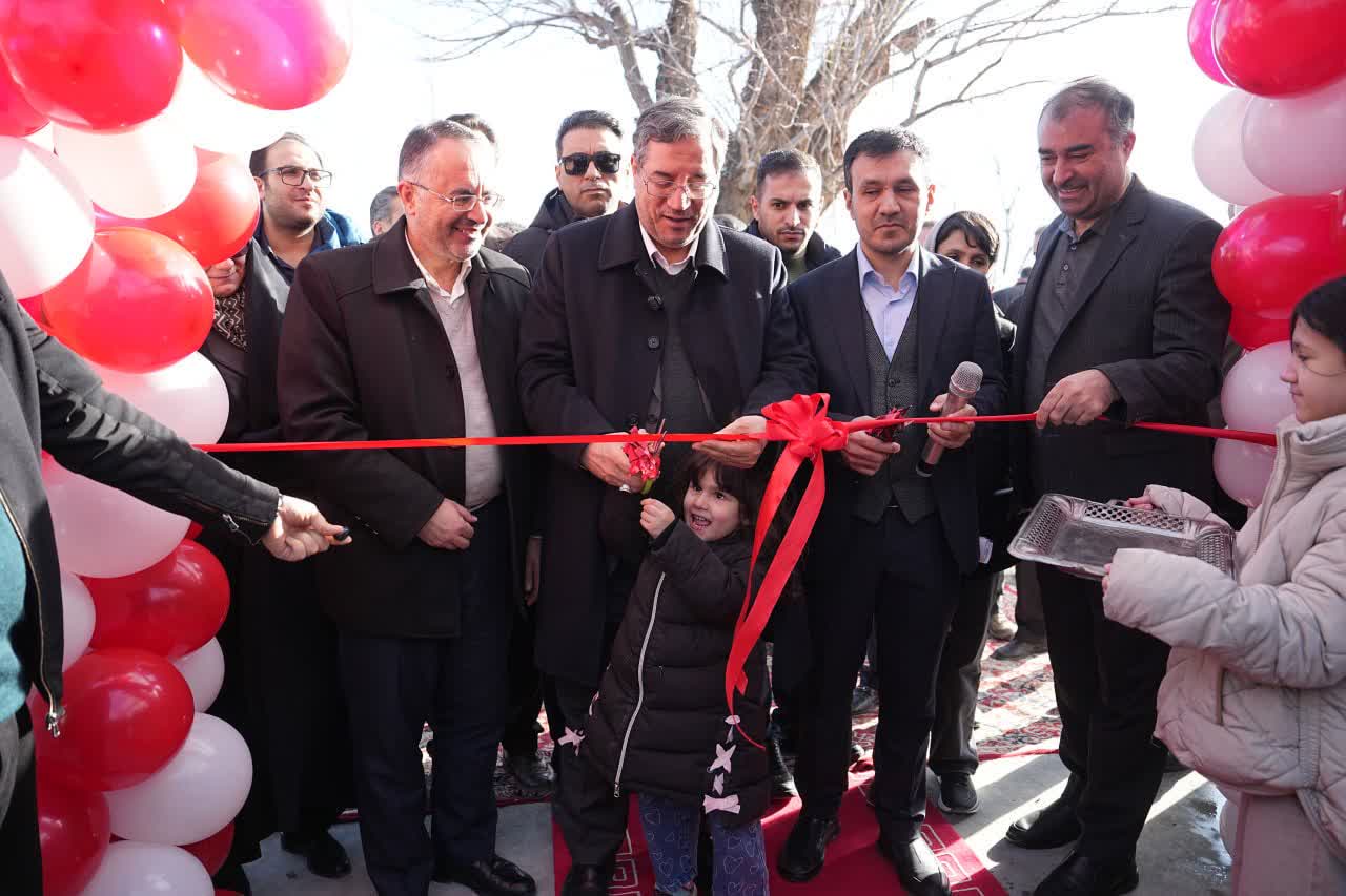 بهرهبرداری از گلخانه هیدروپونیک توتفرنگی در ارومیه + تصاویر