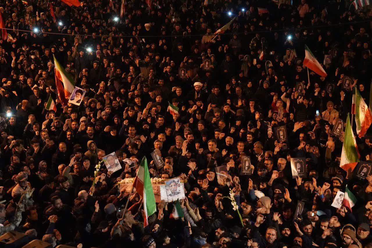 برگزاری آیین شهادت حضرت امام خامنه‌ای (قدس سره) و تشییع پیکر مطهر شهدای حافظان امنیت آذربایجان‌غربی + تصاویر