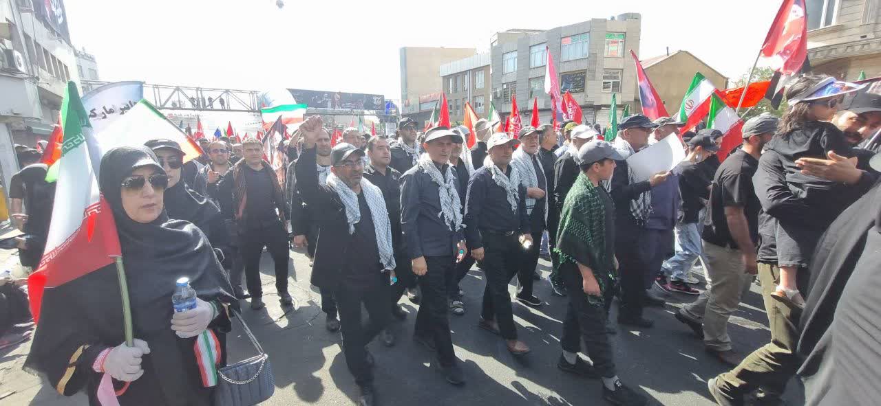 حضور هیئت استانداری آذربایجانغربی در مراسم باشکوه تشییع پیکر مطهر رهبر شهید انقلاب + تصاویر