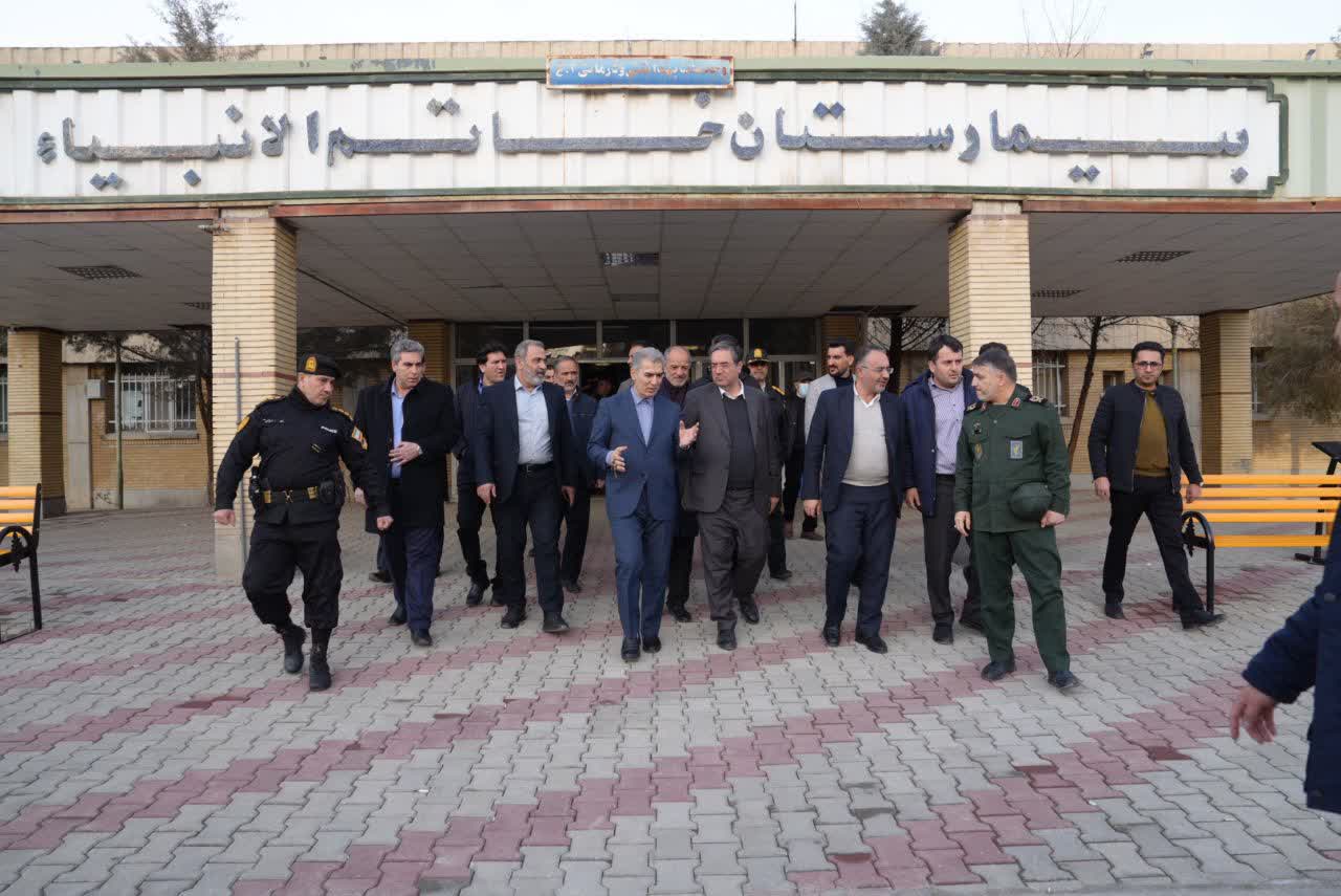 عیادت استاندار آذربایجان‌غربی از مادر شهیدان ورمزیار در سلماس + تصاویر