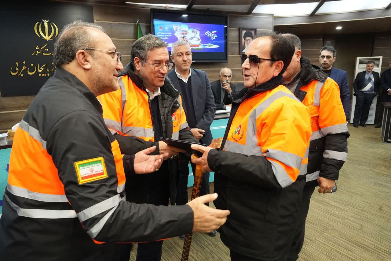 برگزاری نشست صمیمی استاندار آذربایجانغربی با فعالان حملونقل جادهای + تصاویر