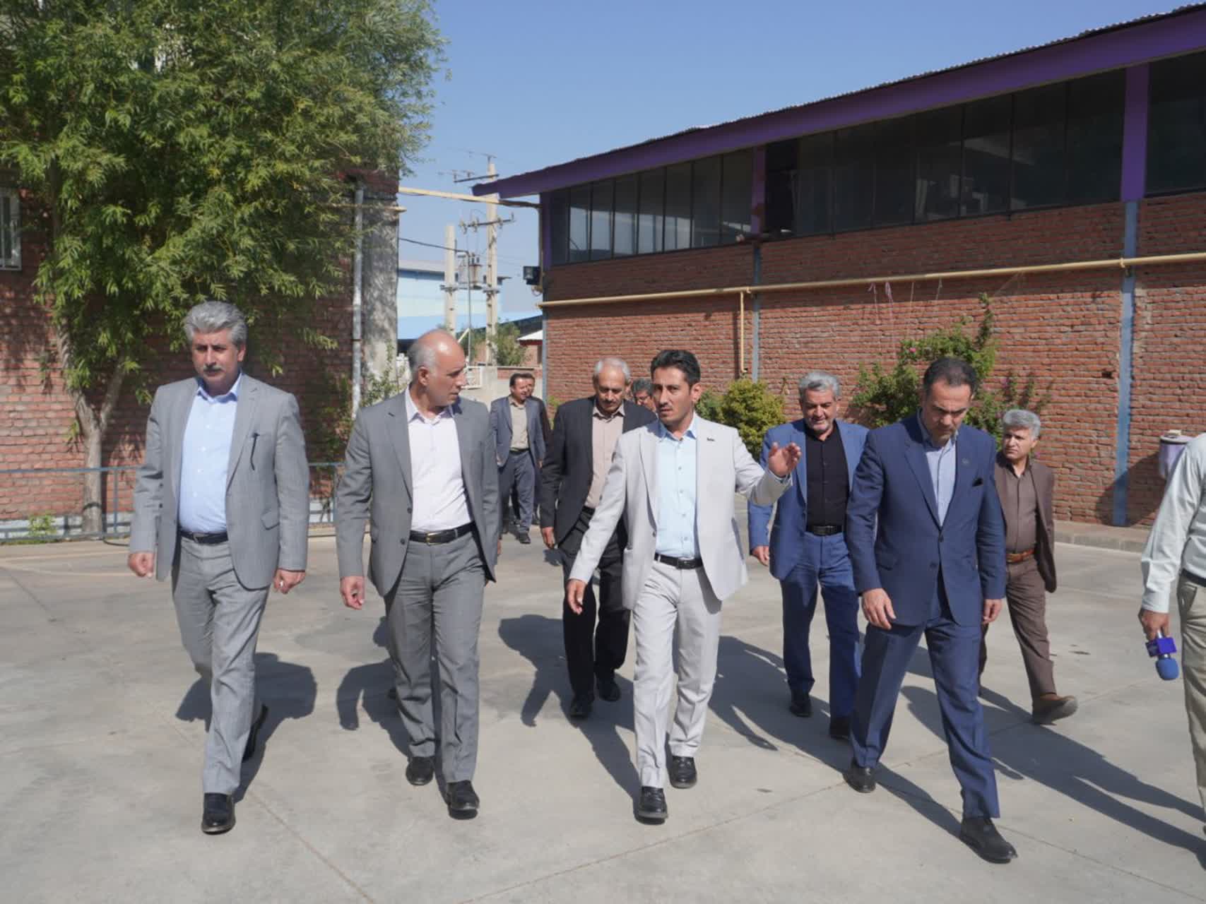 پیگیری میدانی برای شتاب‌بخشی به سرمایه‌گذاری در شهرستان مهاباد + تصاویر