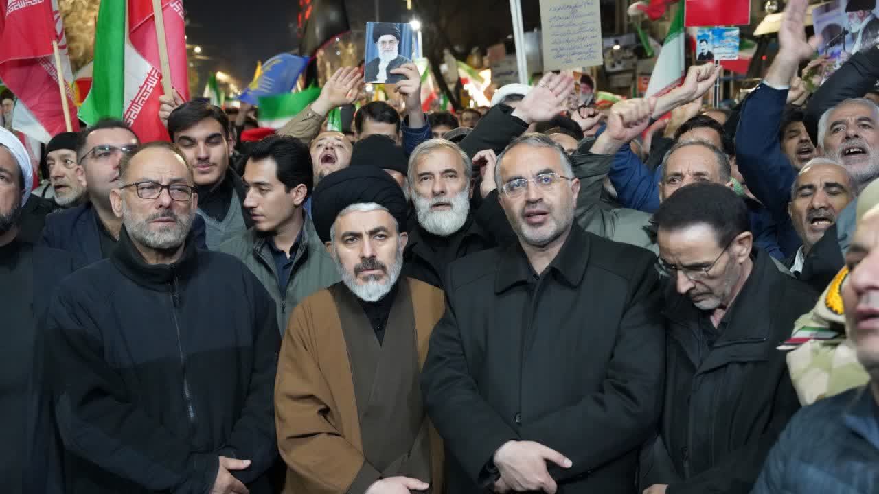 تداوم تجمع شبانه مردم فهیم ارومیه همزمان با سراسر کشور