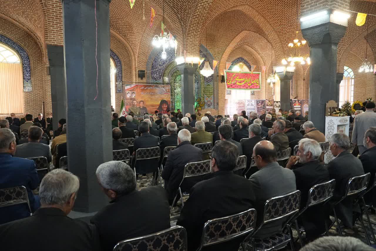 برگزاری مراسم گرامیداشت خانواده معزز شهیدان ورمزیار در سلماس + تصاویر