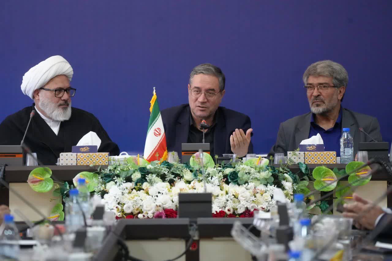برگزاری نشست استاندار آذربایجانغربی با فعالان اقتصادی و سرمایهگذاران میاندوآب + تصاویر