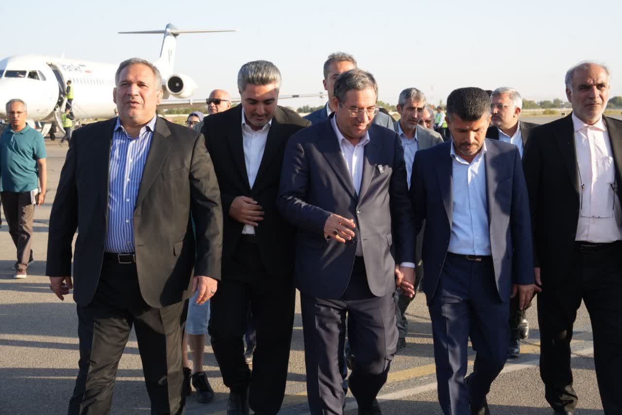 اعضای کمیسیون اقتصادی مجلس وارد ارومیه شدند + تصاویر