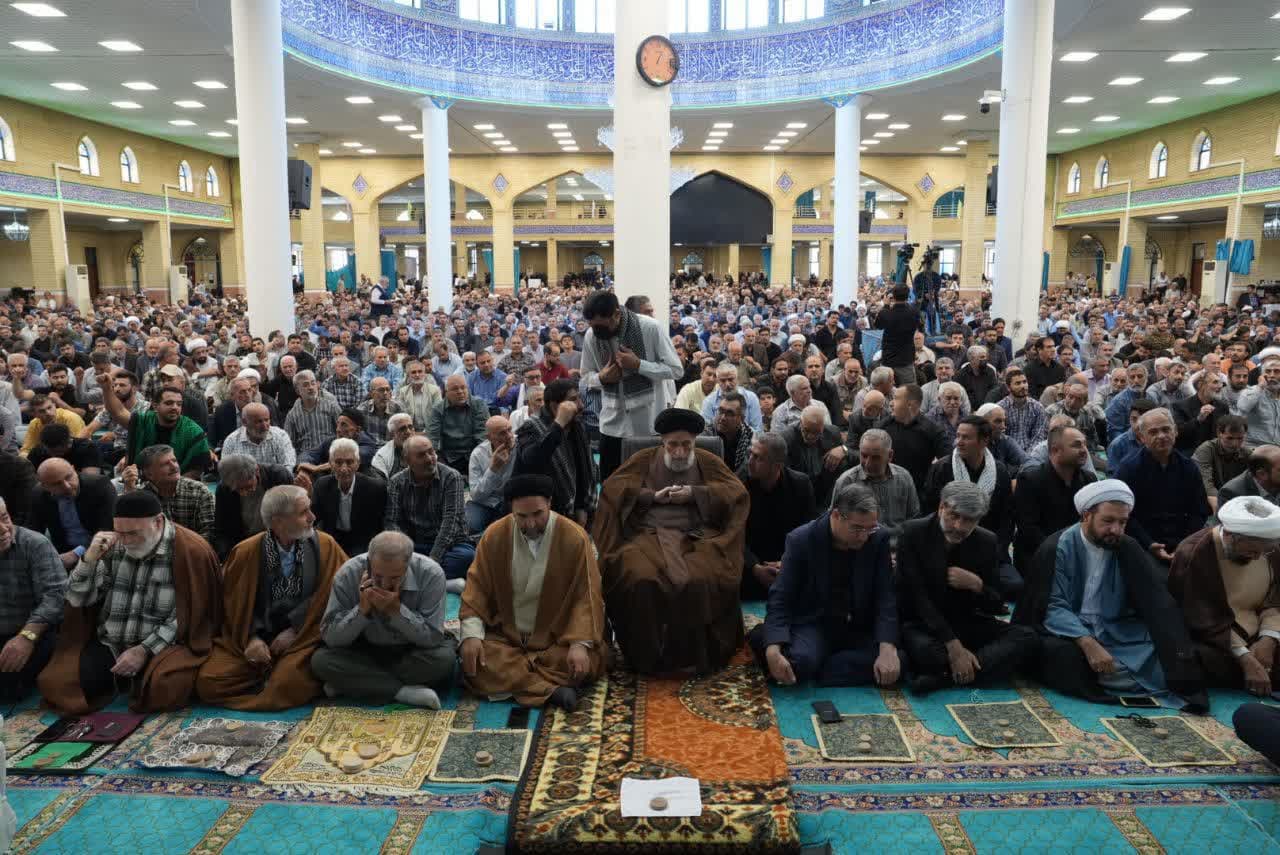 حضور استاندار آذربایجانغربی در آیین نماز جمعه ارومیه + تصاویر