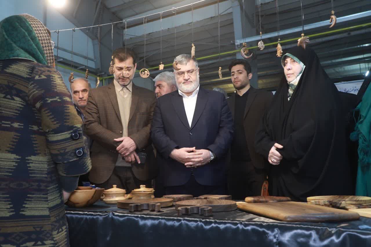 آلبوم تصویری / بازدید استاندار آذربایجانغربی از نمایشگاه صنایعدستی، سوغات و توانمندیهای بانوان استان