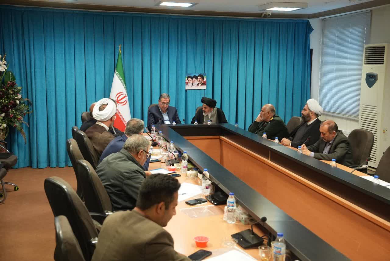 تأکید استاندار آذربایجانغربی بر استفاده از ظرفیت خیرین برای پشتیبانی از عتبات عالیات و اربعین + تصاویر