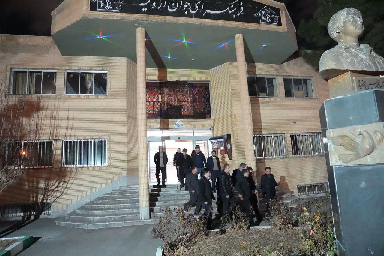بازدید استاندار آذربایجان‌غربی از مجموعه فرهنگسرای جوان ارومیه + تصاویر