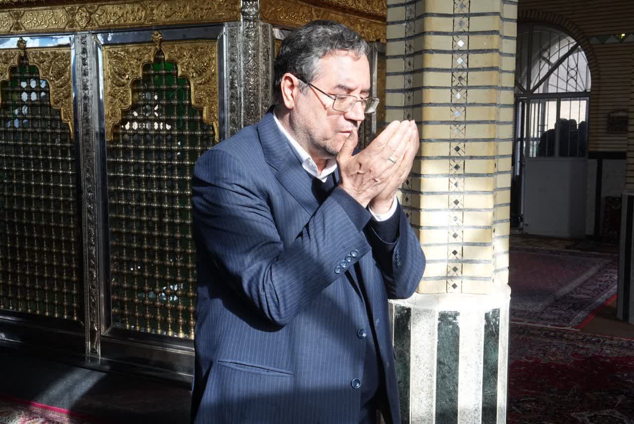 حضور استاندار آذربایجان‌غربی در آستان مقدس امامزاده سیدتاج‌الدین خوی + تصاویر