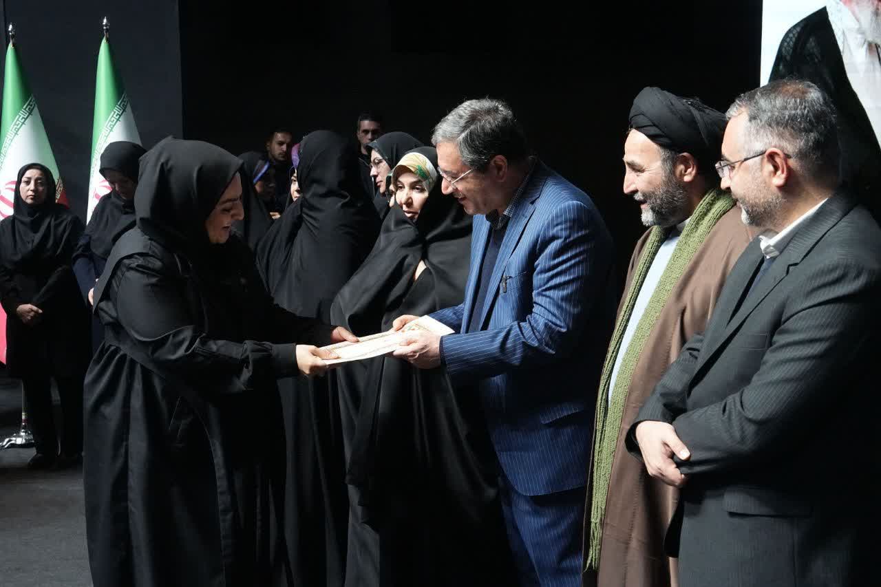 آلبوم تصویری / برگزاری رویداد استانی روشنای مهر و آیین تجلیل از بانوان تأثیرگذار آذربایجانغربی