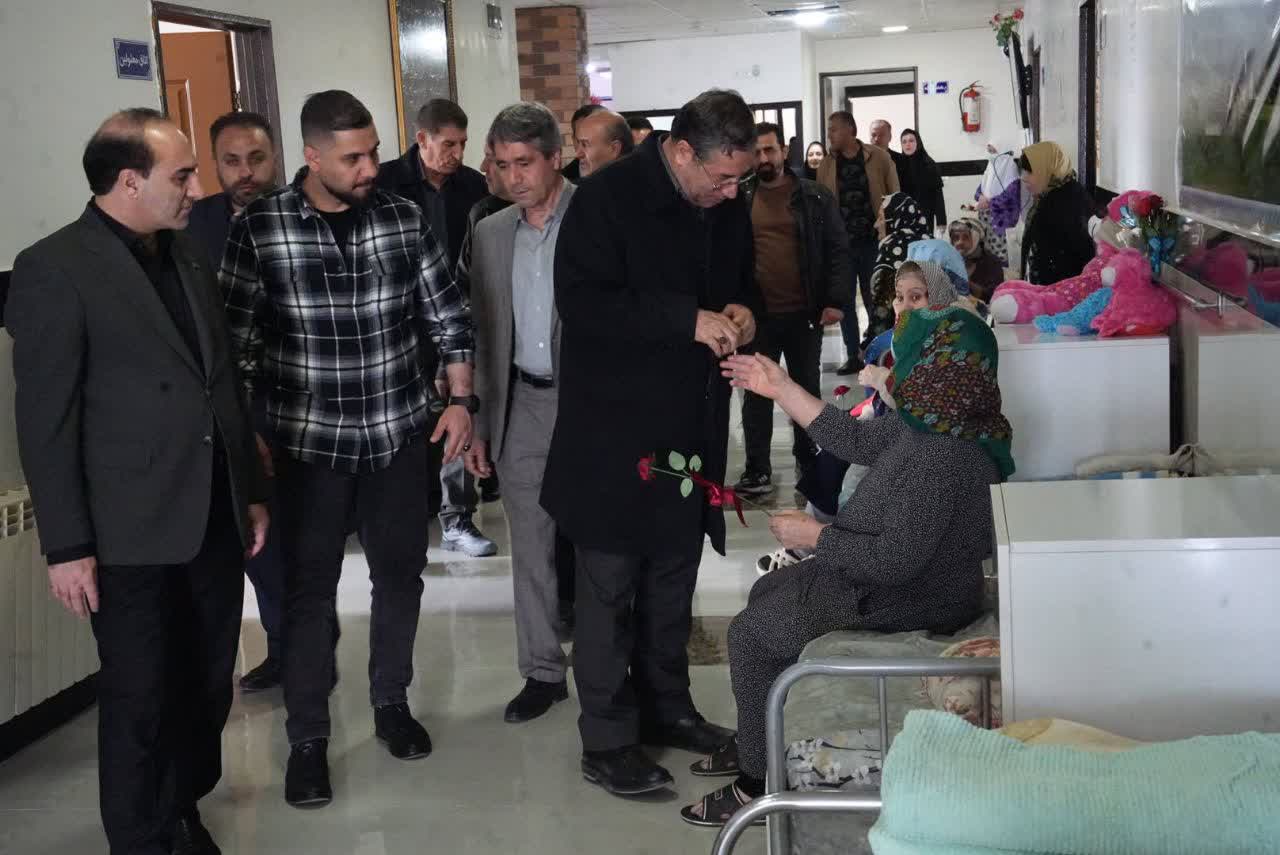 دیدار استاندار آذربایجان‌غربی با مادران سالمند در شهرستان نقده + تصاویر
