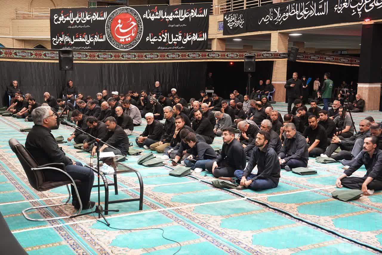 حضور استاندار آذربایجانغربی در مراسم عزاداری مصلی امام خمینی (ره) ارومیه + تصاویر