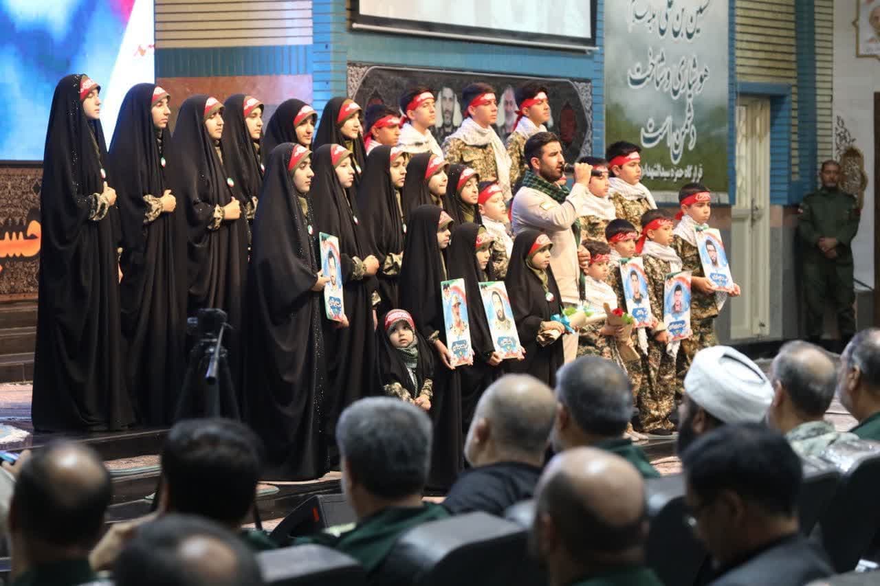 آلبوم تصویری / برگزاری آیین تکریم و معارفه فرمانده قرارگاه حمزه سیدالشهدا (ع)، فرمانده سپاه شهدا و فرمانده قرارگاه استانی شهید بروجردی سپاه