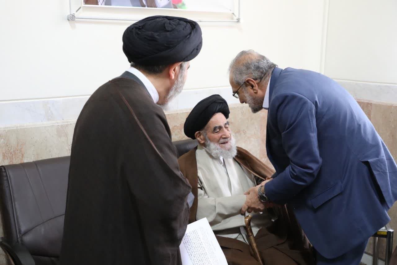 آلبوم تصویری / حضور معاون امور مجلس رئیس جمهور در نماز جمعه ارومیه