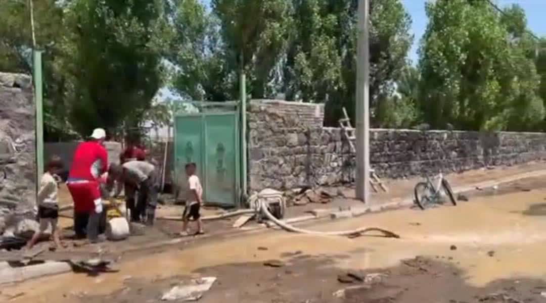 جاری شدن سیلاب در منطقه بورالان ماکو و تداوم عملیات امدادرسانی و برآورد خسارات