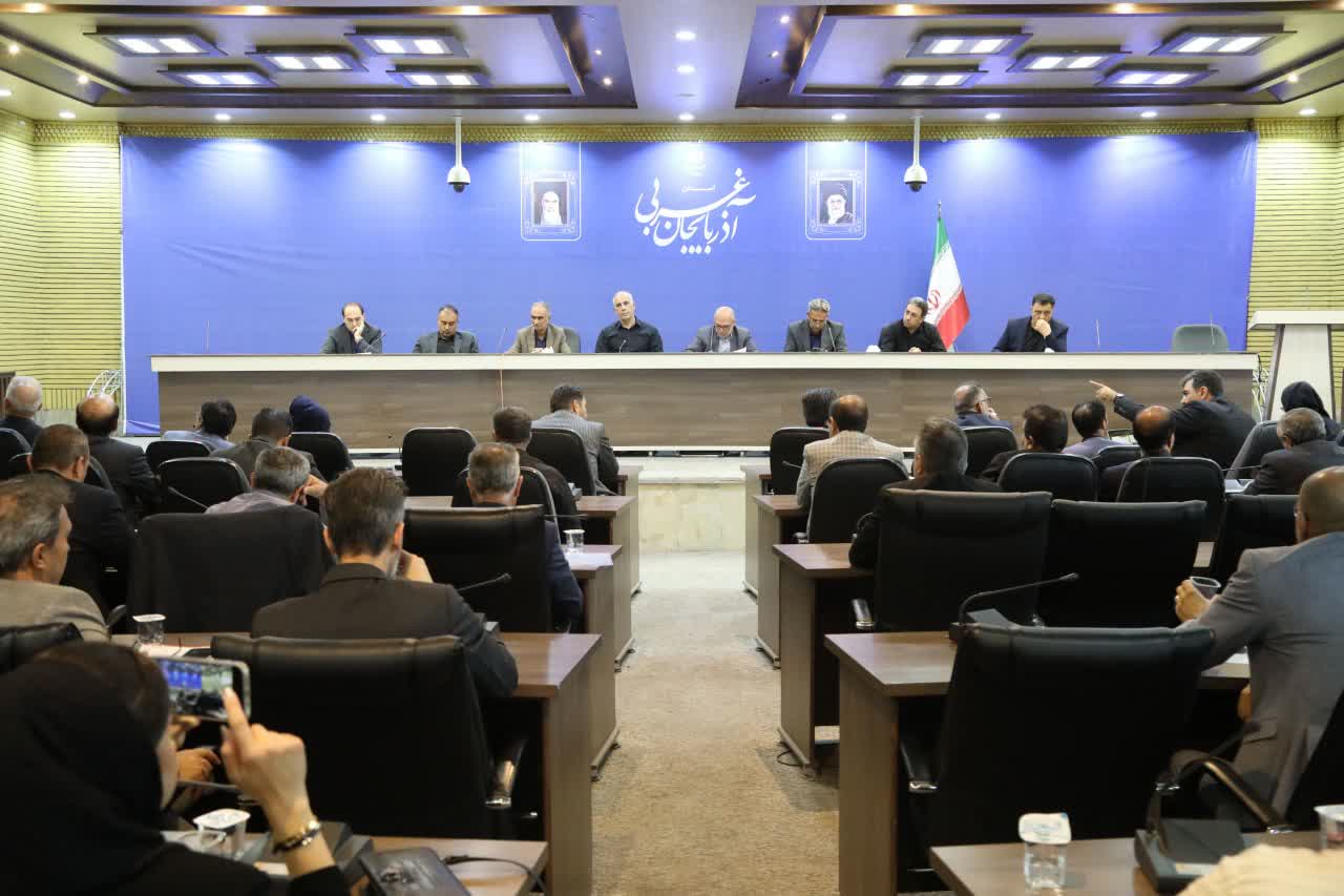 برگزاری جلسه کارگروه اقتصادی، اشتغال و سرمایهگذاری آذربایجانغربی + تصاویر