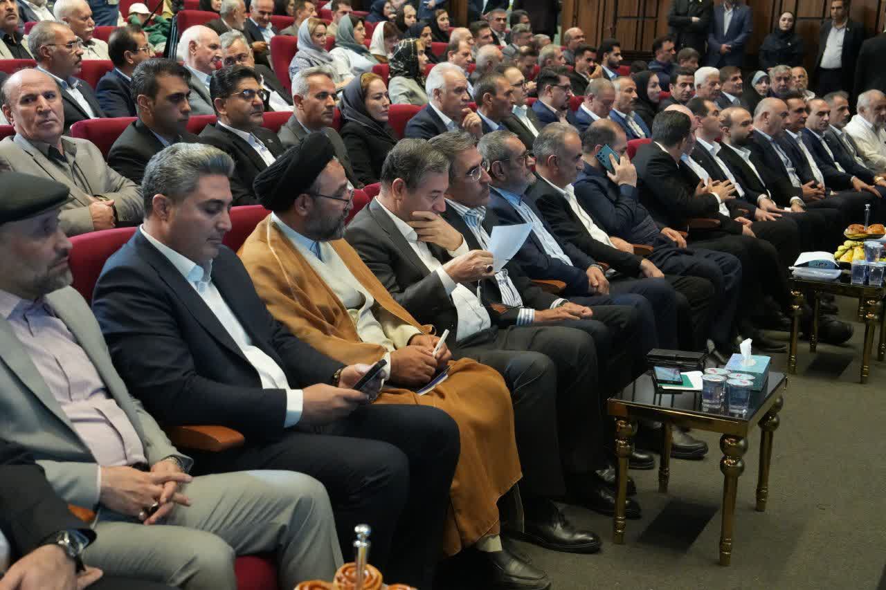 برگزاری آیین تجلیل از صنعتگران، معدنکاران و پیشکسوتان عرصه تولید در آذربایجانغربی + تصاویر