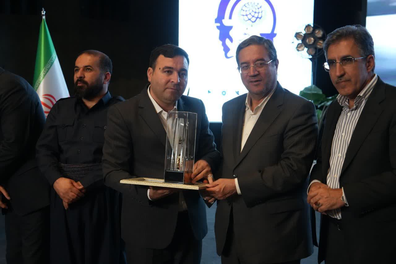 برگزاری آیین تجلیل از صنعتگران، معدنکاران و پیشکسوتان عرصه تولید در آذربایجانغربی + تصاویر