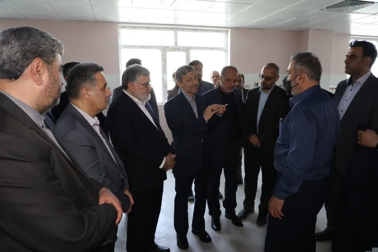 بازدید رئیس بنیاد مستضعفان انقلاب اسلامی و استاندار آذربایجان از روند احداث ساختمان مرکز همودیالیز خیرین سلماس + تصاویر