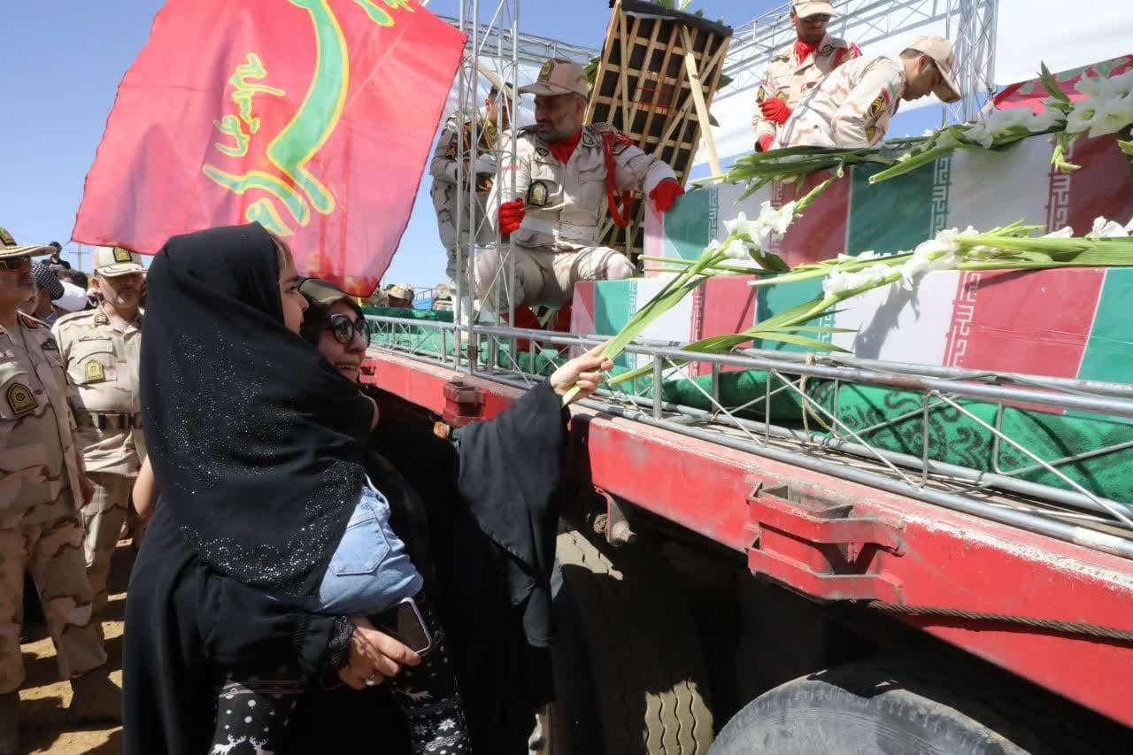 آلبوم تصویری / برگزاری آیین استقبال از پیکر مطهر شهدای تازه تفحص شده دفاع مقدس در مرز کیله سردشت