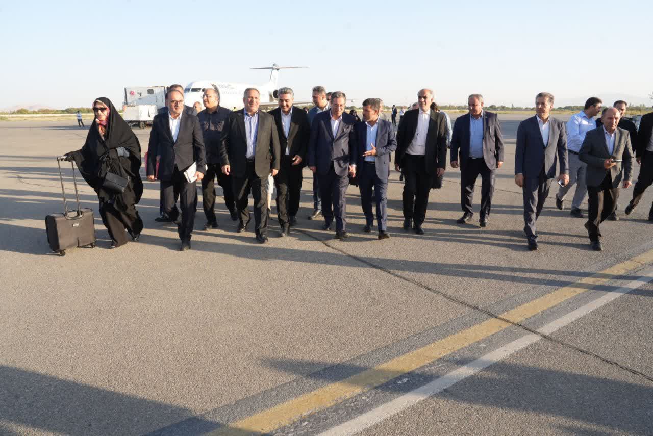 اعضای کمیسیون اقتصادی مجلس وارد ارومیه شدند + تصاویر