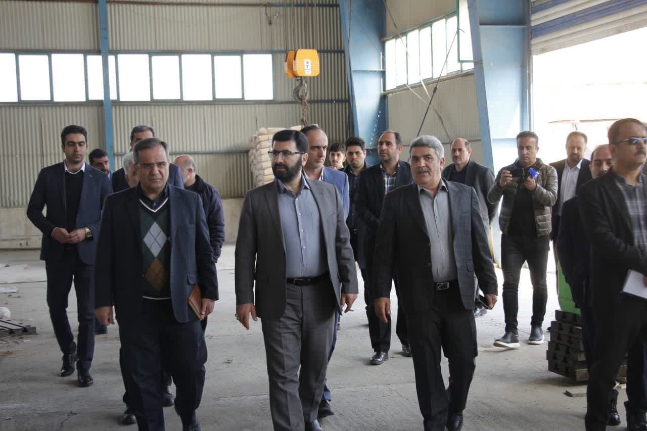 بازدید معاون هماهنگی امور اقتصادی استاندار آذربایجان غربی از دو شرکت تولیدی و صنعتی در ارومیه